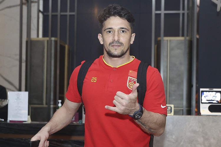 洛国富坦言归化初心不为金钱 离华三年仍保留中国国籍