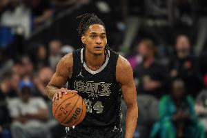 不错的得分手！瓦塞尔15中7&amp;三分10中4砍22分3板4助