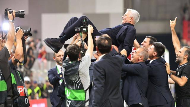 1653530907833004701.jpg jose-mourinho-europa-conference-league-final-1.jpg