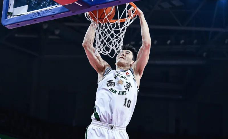 开云体育官网-郭昊文真带不动同曦！自己铆足劲攻坚，汉兹昙花一现，各将无能力