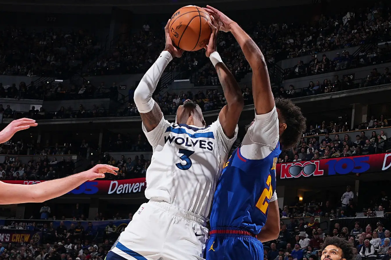 中距离稳定性远超预期，森林狼锋线大闸本赛季的进步有目共睹？