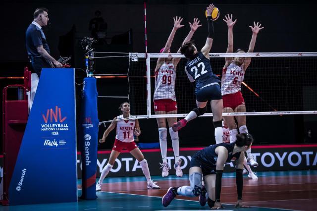 开云app-进攻点单一中国女排负比利时 张常宁37分创纪录