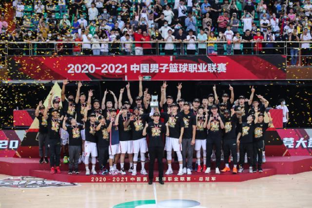 广东加冕11冠王：最艰难的一冠，更是最甜蜜的一冠